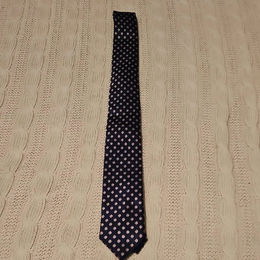 Ike Behar Boys Navy and Floral Tie